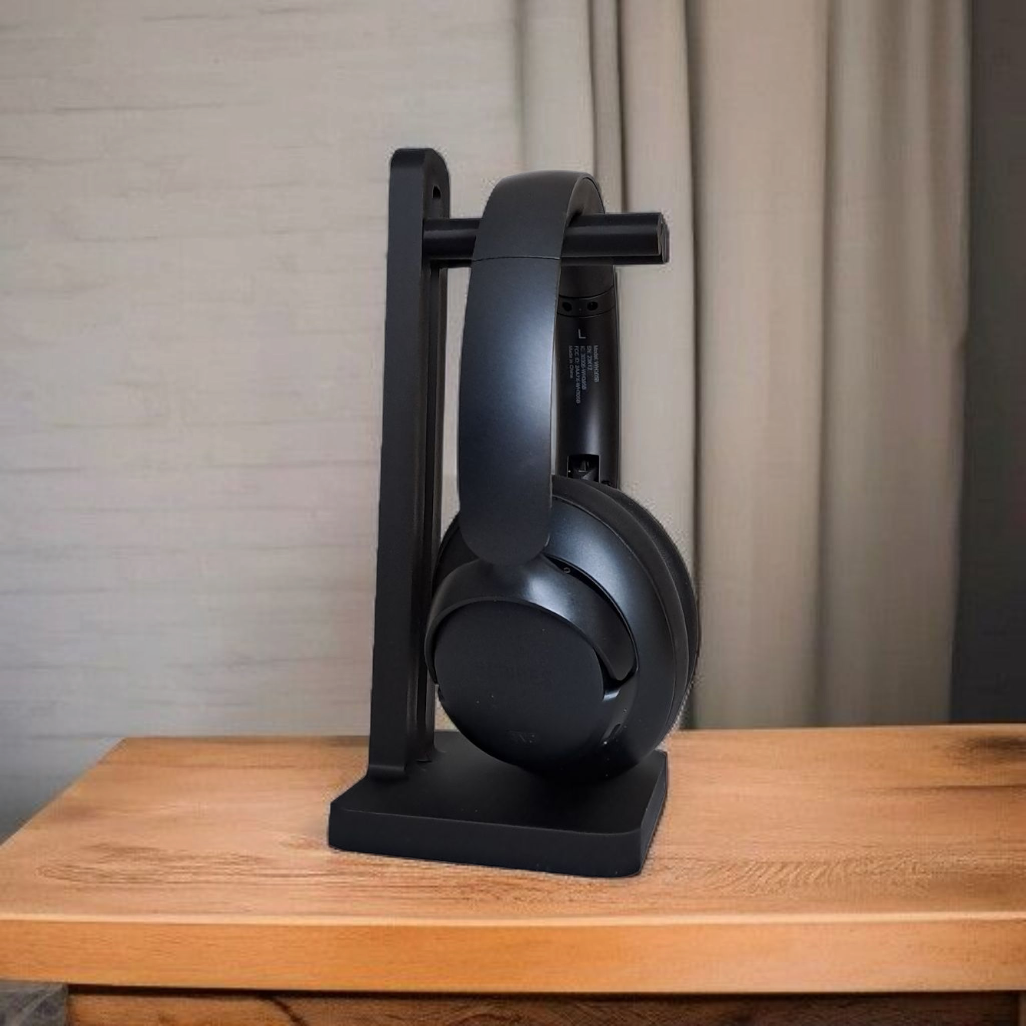 Stylish and Stable Headphone Stand - View 4